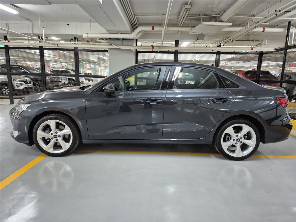 Audi A3 — veículo-prêmio gerenciado pela trofeo no Shopping Ibirapuera.