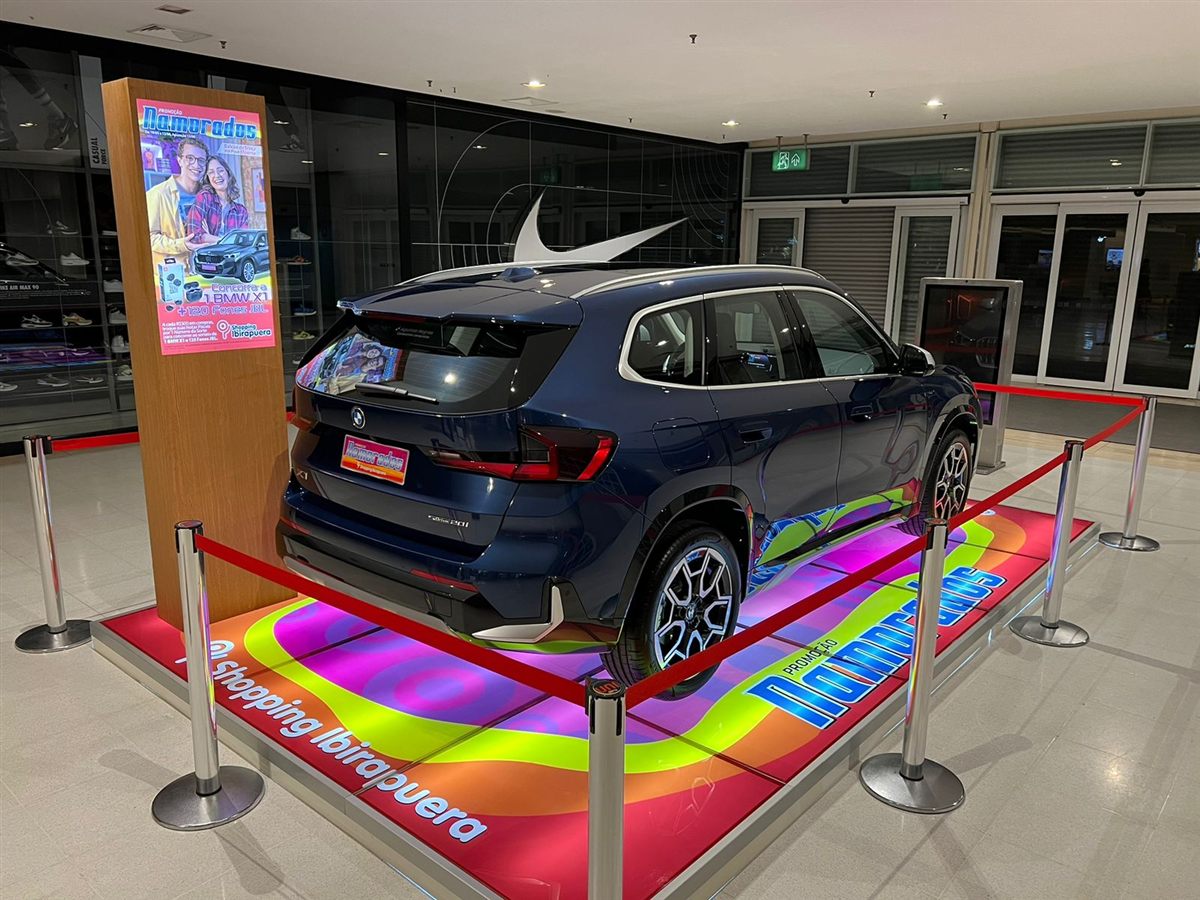 BMW X1 — campanha dos Namorados, Shopping Ibirapuera 2023.